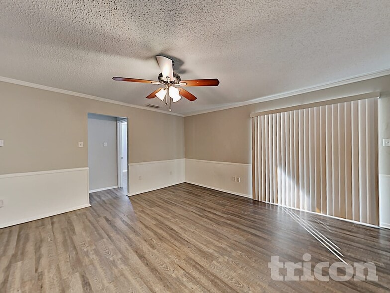 Building Photo - 429 W Ferndale Ln