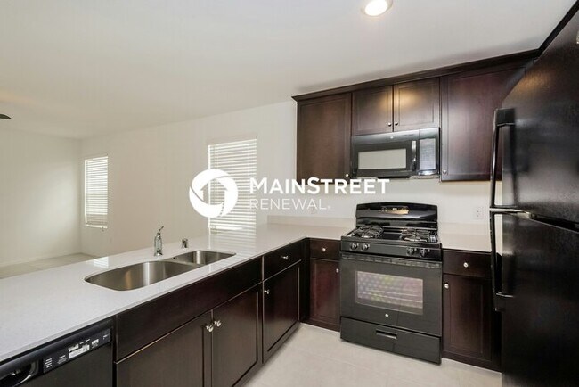 Building Photo - 3 Bedroom Pet-Friendly Home in Fort Worth, TX with Main Street Renewal