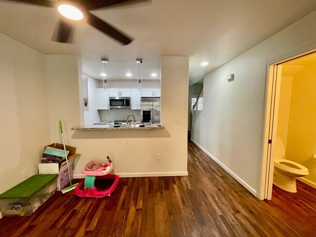Building Photo - 2bed/2.5 bath PET FRIENDLY Townhome Available in Kapolei!