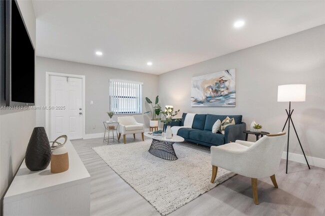 Building Photo - 1350 NE 5th Terrace