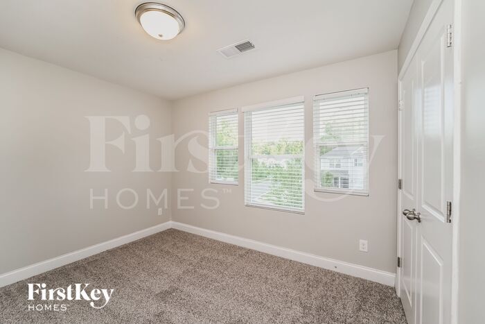 Building Photo - 9342 Sloan Forest Dr