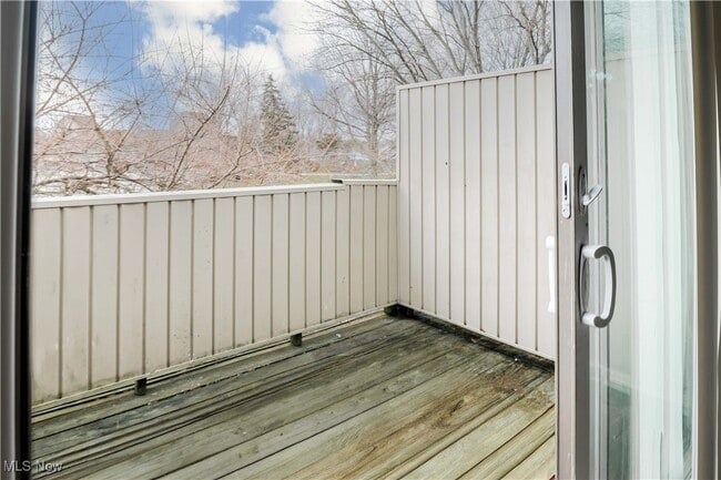 Building Photo - 27 Landings Way