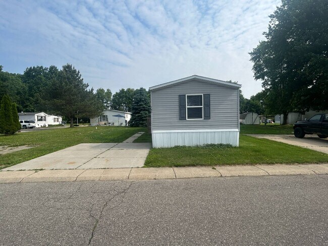 Building Photo - 783 Amherst Ln