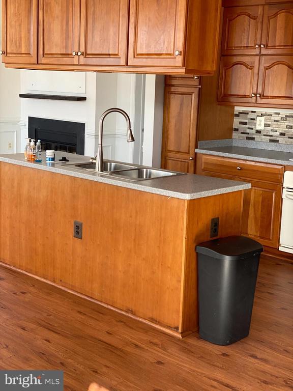 Building Photo - 820 Belmont Bay Dr