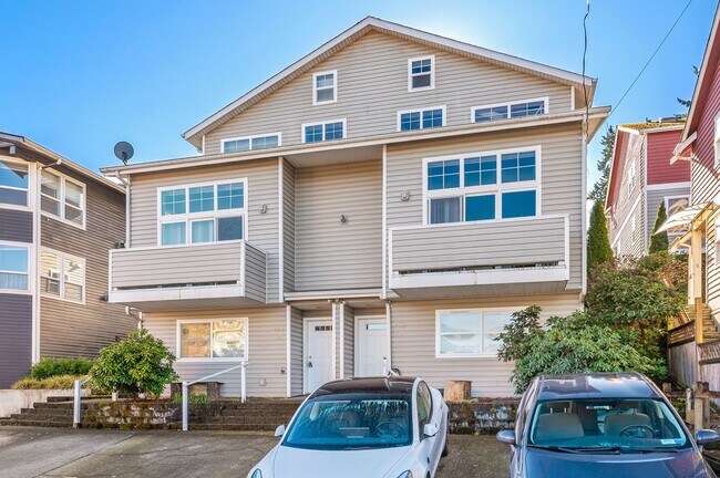 Building Photo - 166 Florentia St