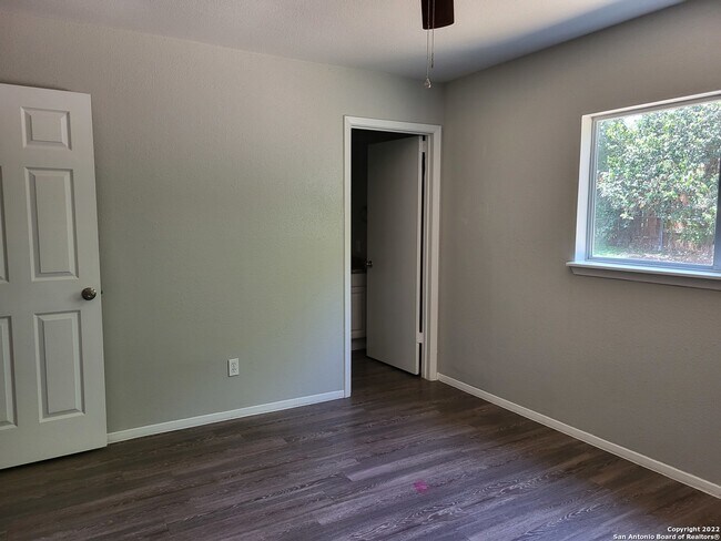 Building Photo - 9415 Quicksilver Dr