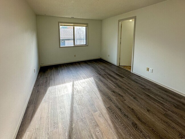 Building Photo - 2196-2204 Nomad Ct SE