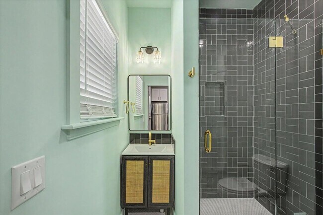 Building Photo - Nicest 1 bedroom you’ll find