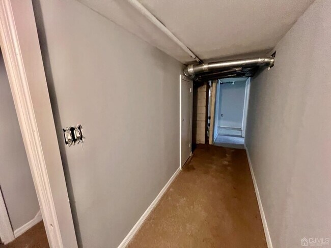 Building Photo - 52 Marconi Ave