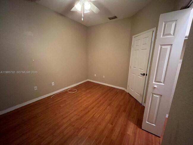 Building Photo - 4952 Tradewinds Ter