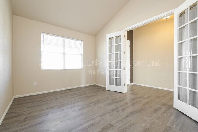 Building Photo - 510 Dukes Way