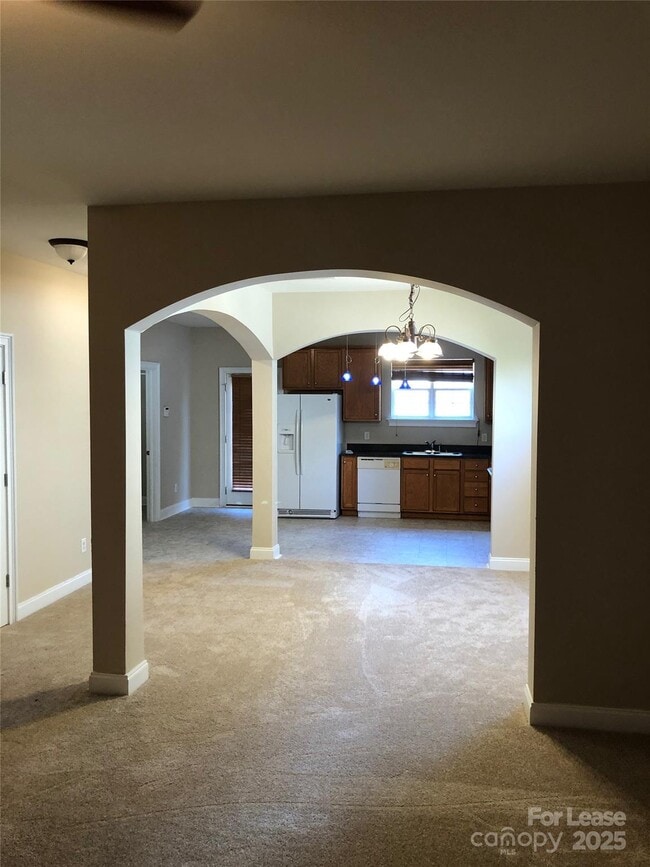 Building Photo - 7846 Jester Park Dr