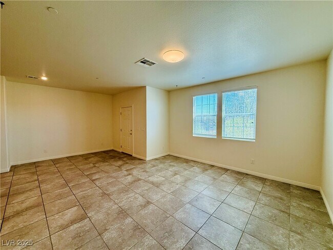 Building Photo - 460 Ylang Pl
