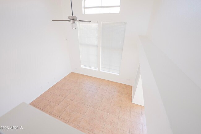 Building Photo - 413 S Sunrise Dr