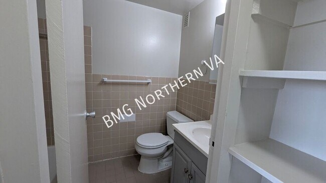 Building Photo - 5340 Holmes Run Pkwy