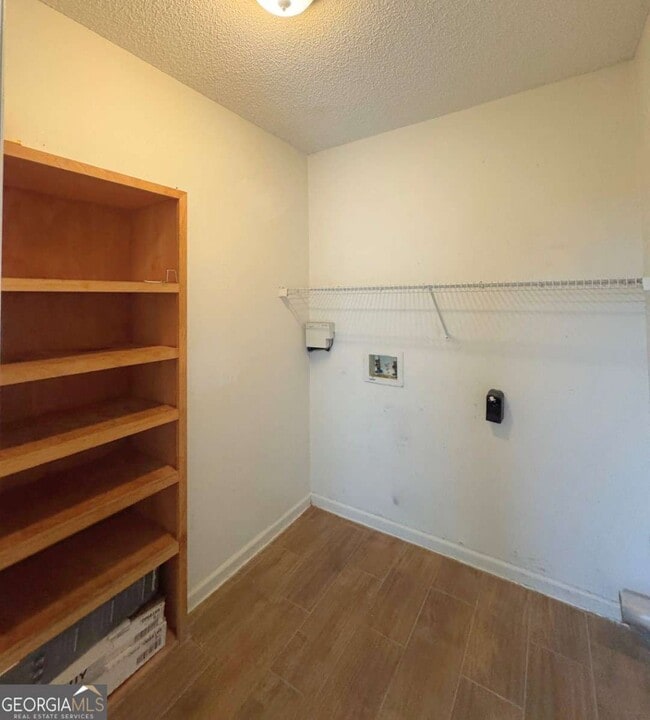 Building Photo - 204 Merriwood Cir