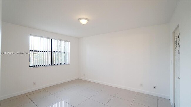 Building Photo - 8100 Geneva Ct