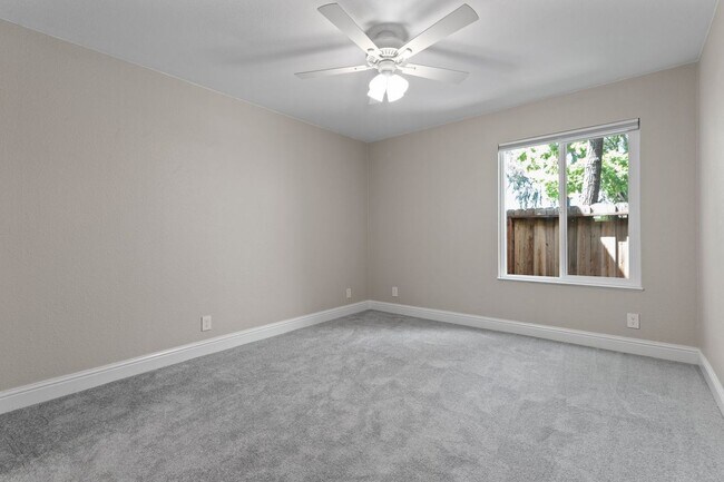 Building Photo - 975 Murrieta Blvd