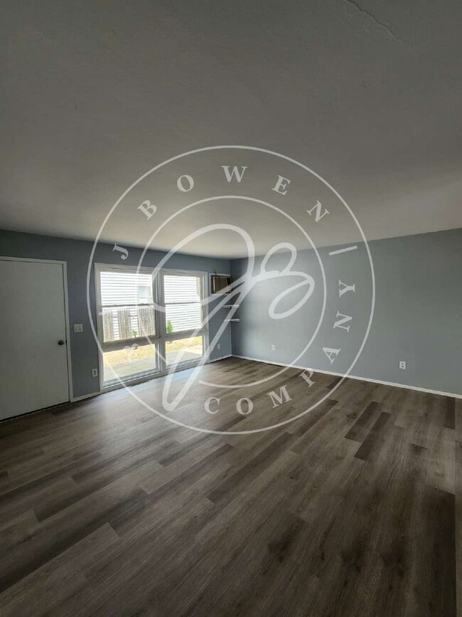 Building Photo - Charming 3-Bedroom Home in Toledo walking ...