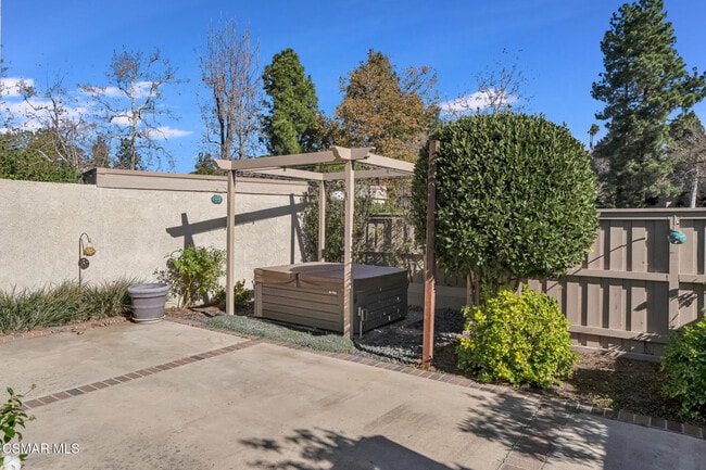 Building Photo - 2995 Dogwood Cir