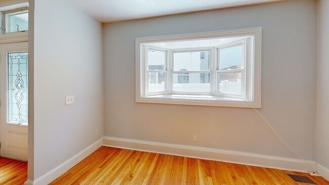 Building Photo - 4 M Street Pl