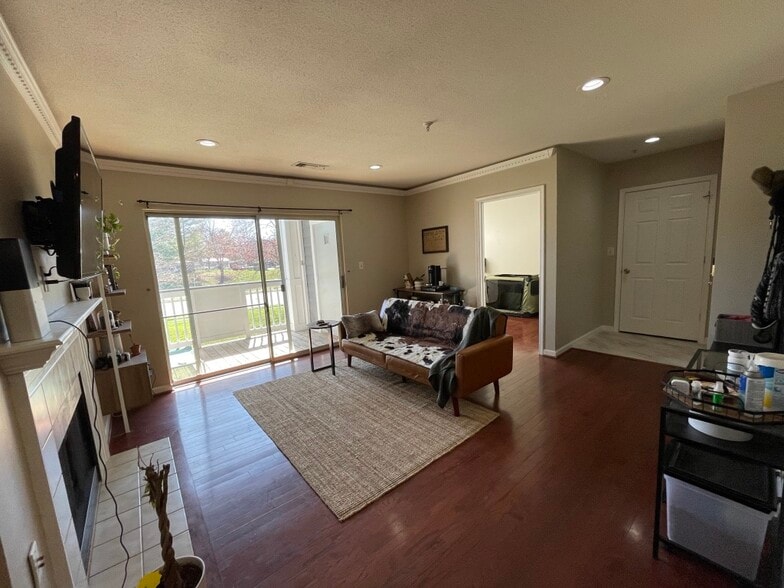 Building Photo - 20311 Beechwood Ter