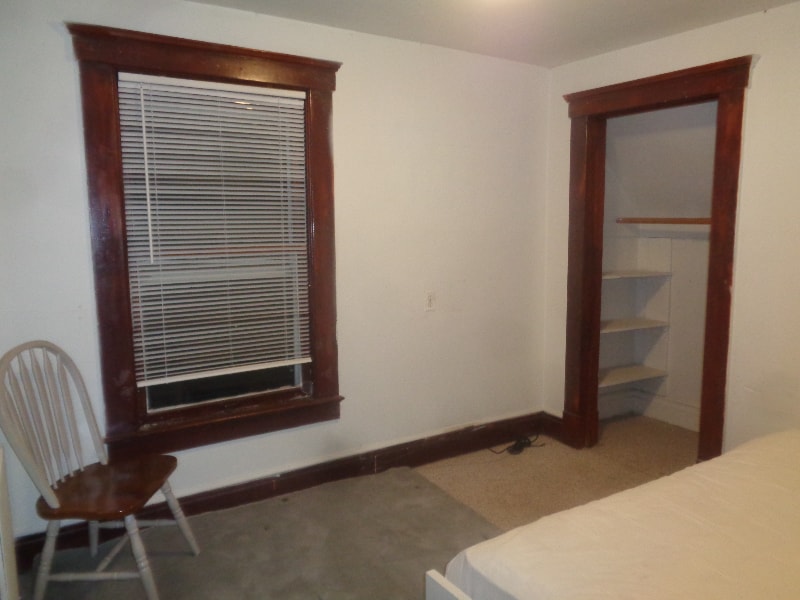 Building Photo - 803 Dewey Ave