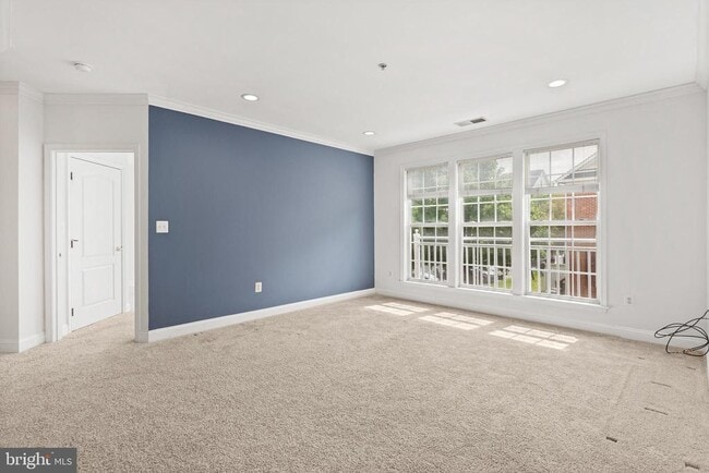Building Photo - 1002 Elmcroft Blvd