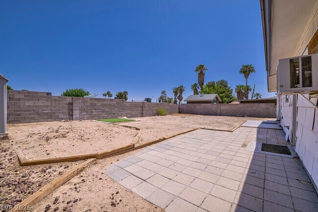 Building Photo - 3990 E Syracuse Dr