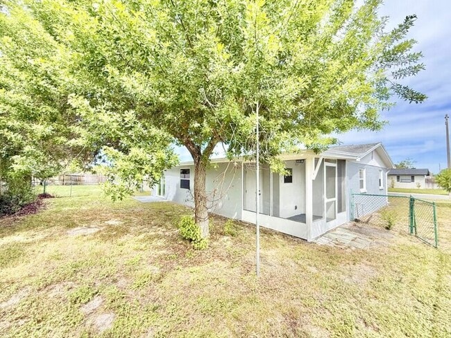 Building Photo - 3250 Coldwell Dr