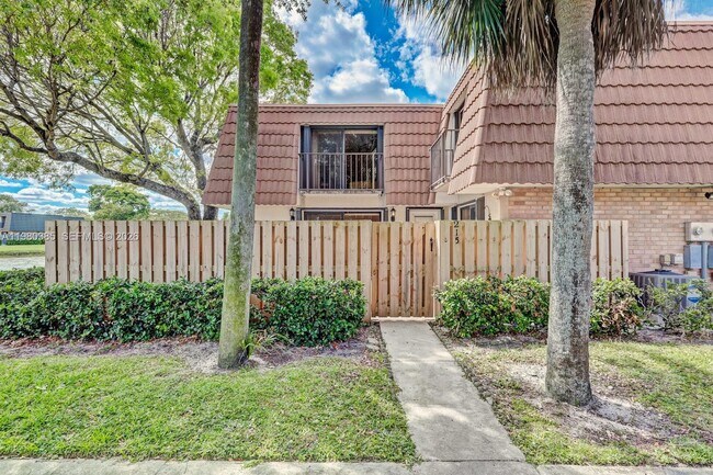 Building Photo - 237 Charter Way