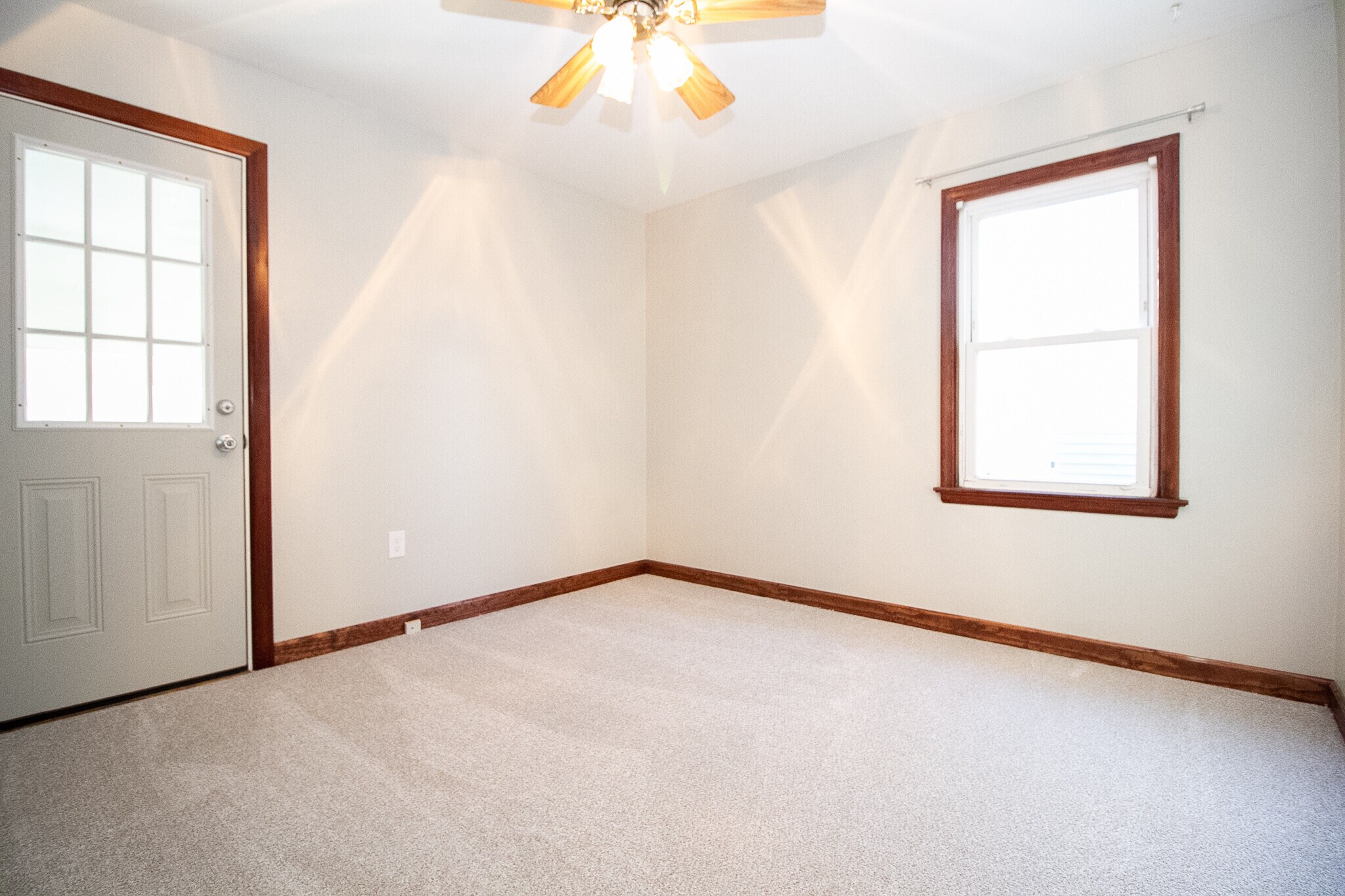 Building Photo - 423 W Capistrano Ave