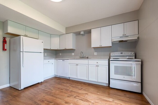 Building Photo - **Charming 3-Bedroom Home with Spacious Ya...