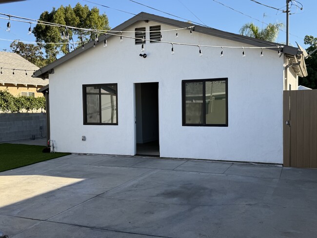 Building Photo - 2946 W Ave 34