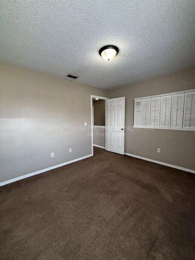 Building Photo - 1627 Long Ridge Ct