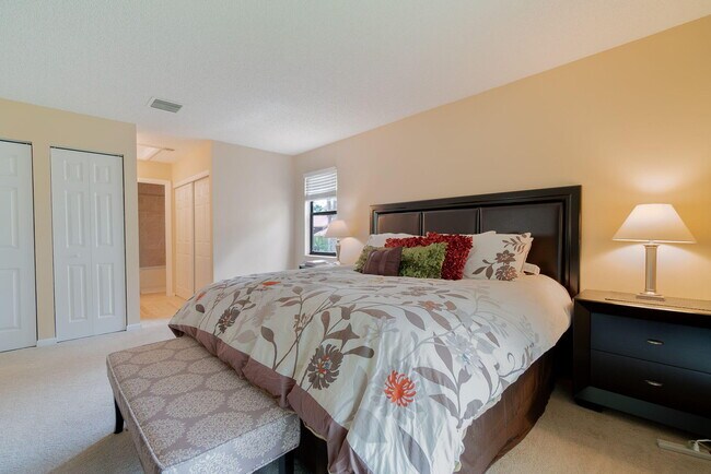 Building Photo - 13095 Belhaven Ct