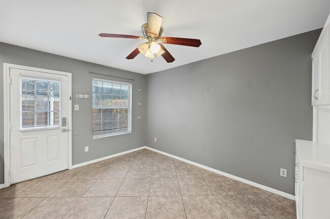 Building Photo - 1904 Goodrich Ave