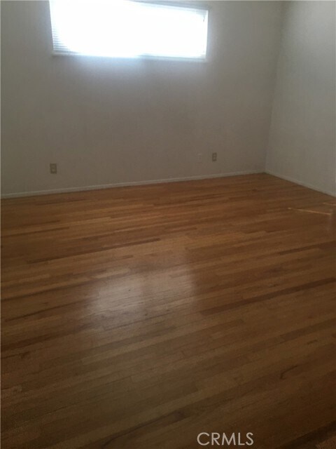 Building Photo - 2405 Midwickhill Dr