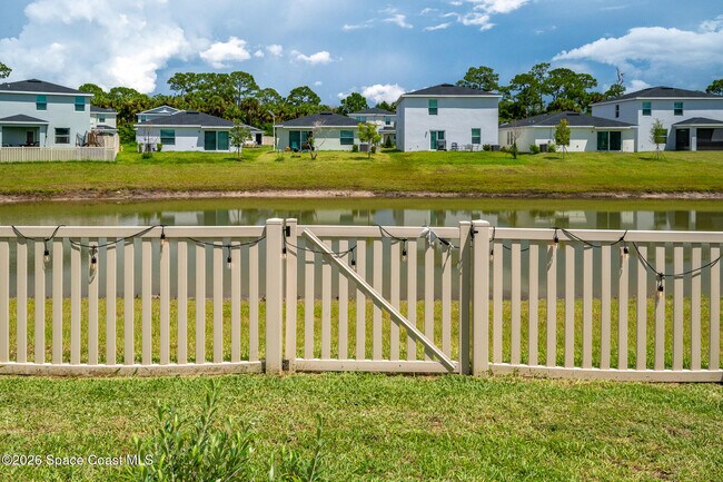 Building Photo - 1328 Colebrook Cir SW