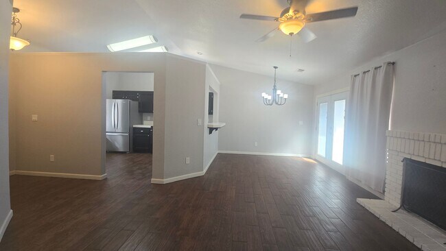 Building Photo - 907 Meadow View Rd