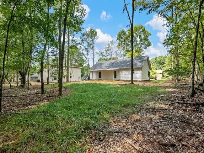Building Photo - 8079 Beachwood Dr
