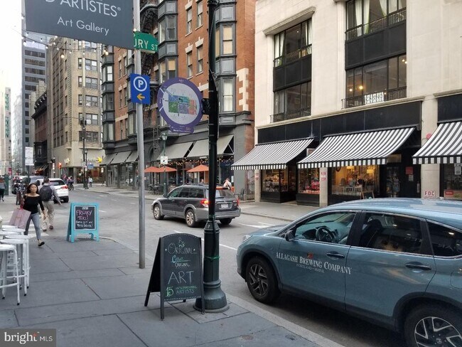 Building Photo - 104 S 13th St