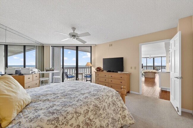 Building Photo - 9960 S Ocean Dr