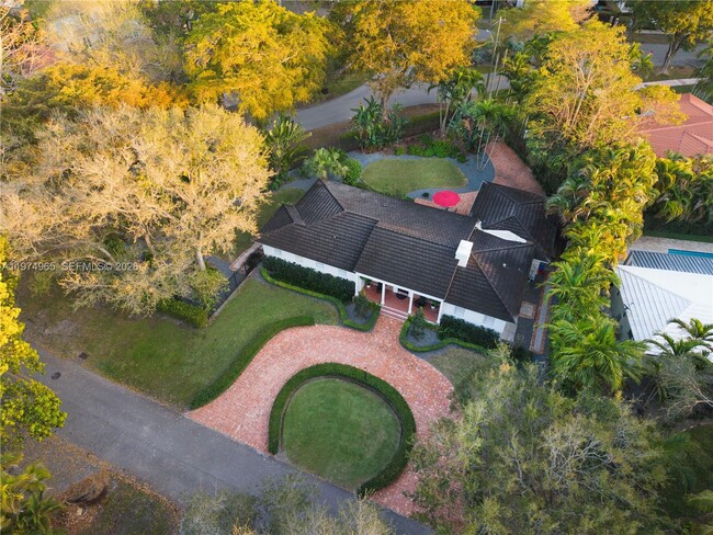 Building Photo - 600 San Lorenzo Ave