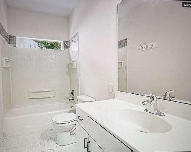 Building Photo - 107 Bay Colony Ct
