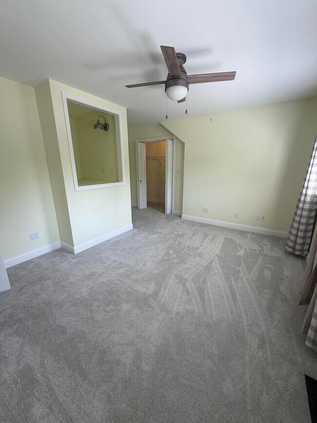 Building Photo - 132 E Muskingum Dr