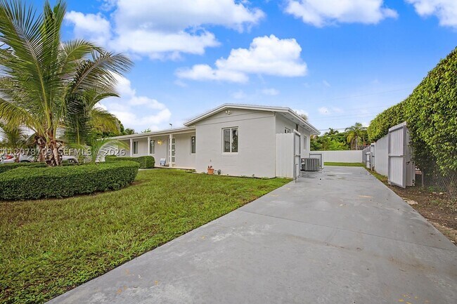 Building Photo - 9541 SW 165th St