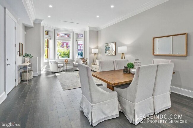 Building Photo - 1330 Vermont Ave NW