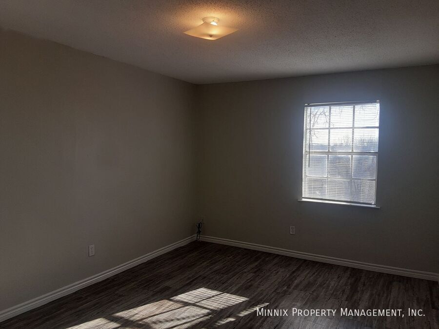 Building Photo - 1606 Yonkers-A