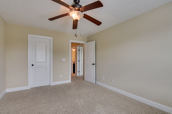 Building Photo - 5458 Everlook Cir